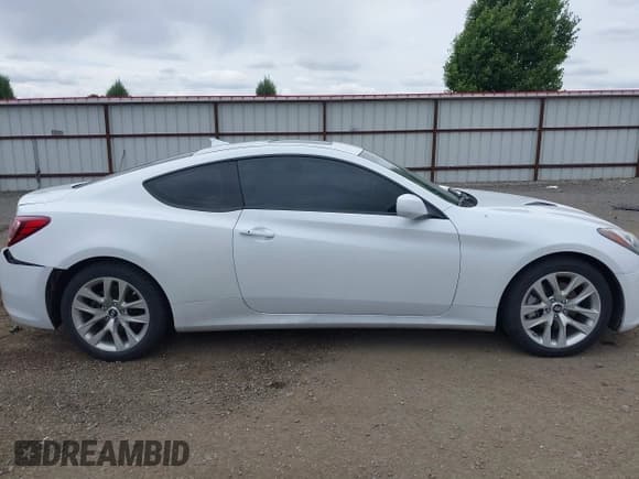 ✅ 2014 Hyundai Genesis Coupe 2.0T • VIN: KMHHT6KD2EU119029 • Lot: 42563822. Wystawiony na IAAI z przebiegiem 66 771 mil. Bezpłatny archiwum sprzedaży aukcyjnych z USA i szczegółowy raport historii pojazdu na DreamBid. Zdjęcie 13.