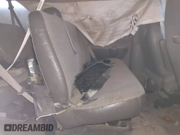 2012 Chevrolet Express Passenger 1LT z VIN 1GAZG1FG6C1160906, wystawiony jako IAAI lot #41293635 z przebiegiem 314 405 mil mil oraz . Historia ofert i sprzedaży dostępna na DreamBid. Obrazek 8.