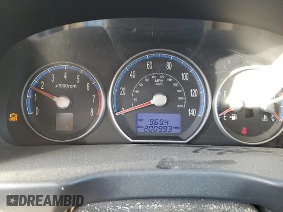 ✅ 2007 Hyundai Santa Fe SE • VIN: 5NMSH73E67H123295 • Lot: 81573734. Listed on Copart with 200,993 mi. Free auction sales archive from the USA and detailed vehicle history report at DreamBid. Image 9.