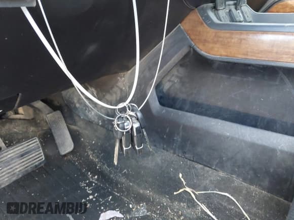 ✅ 2018 Chevrolet Silverado 2500HD High Country • VIN: 1GC1KXEY7JF109379 • Lot: 43361674. Listed on IAAI with 155,011 mi. Free auction sales archive from the USA and detailed vehicle history report at DreamBid. Image 9.