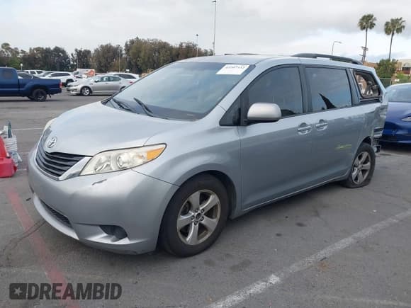 ✅ 2011 Toyota Sienna LE AAS • VIN: 5TDKK3DC9BS069648 • Lot: 42207332. Listed on IAAI with 195,536 mi. Free auction sales archive from the USA and detailed vehicle history report at DreamBid. Image 2.