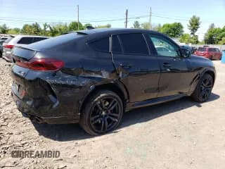 ✅ 2022 BMW X6 M • VIN: 5YMCY0C08N9K19543 • Lot: 49500493. Wystawiony na Copart z przebiegiem 11 324 mil. Bezpłatny archiwum sprzedaży aukcyjnych z USA i szczegółowy raport historii pojazdu na DreamBid. Zdjęcie 3.