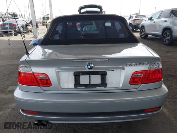 ✅ 2004 BMW 3 Series 330Ci • VIN: WBABW53404PL43419 • Lot: 43668267. Wystawiony na IAAI z przebiegiem 102 871 mil. Bezpłatny archiwum sprzedaży aukcyjnych z USA i szczegółowy raport historii pojazdu na DreamBid. Zdjęcie 17.