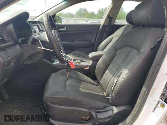 ✅ 2017 Kia Optima LX • VIN: 5XXGT4L33HG136636 • Lot: 58755215. Listed on Copart with 185,284 mi. Free auction sales archive from the USA and detailed vehicle history report at DreamBid. Image 7.