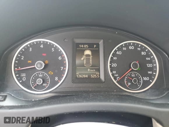 ✅ 2013 Volkswagen Tiguan SE • VIN: WVGBV7AX3DW535952 • Lot: 60476265. Listed on Copart with 126,204 mi. Free auction sales archive from the USA and detailed vehicle history report at DreamBid. Image 9.