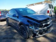 ✅ 2022 Tesla Model Y Long Range • VIN: 7SAYGDEE5NF314085 • Lot: 42233275. Wystawiony na IAAI z przebiegiem 30 024 mil. Bezpłatny archiwum sprzedaży aukcyjnych z USA i szczegółowy raport historii pojazdu na DreamBid. Zdjęcie 13.