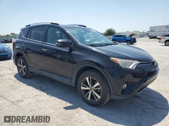 ✅ 2018 Toyota RAV4 XLE • VIN: 2T3RFREV4JW812199 • Лот: 58485725. Опубликован ранее на Copart с пробегом 96 576 миль. Бесплатный доступ к архиву аукционных продаж из США и подробный отчёт об истории автомобиля на DreamBid. Изображение 4.