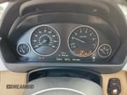 ✅ 2016 BMW 3 Series 320i • VIN: WBA8E1G55GNT38337 • Лот: 91553105. Опубликован ранее на Copart с пробегом 116 018 миль. Бесплатный доступ к архиву аукционных продаж из США и подробный отчёт об истории автомобиля на DreamBid. Изображение 9.