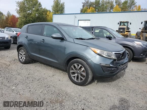 ✅ 2015 Kia Sportage LX • VIN: KNDPB3AC7F7745475 • Lot: 82736745. Wystawiony na Copart z przebiegiem 105 897 mil. Bezpłatny archiwum sprzedaży aukcyjnych z USA i szczegółowy raport historii pojazdu na DreamBid. Zdjęcie 4.