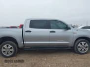 ✅ 2013 Toyota Tundra • VIN: 5TFDW5F10DX300132 • Lot: 43132015. Wystawiony na IAAI z przebiegiem 168 696 mil. Bezpłatny archiwum sprzedaży aukcyjnych z USA i szczegółowy raport historii pojazdu na DreamBid. Zdjęcie 13.