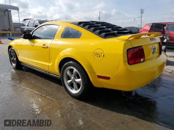 ✅ 2006 Ford Mustang Standard • VIN: 1ZVFT80NX65101485 • Lot: 93646925. Wystawiony na Copart z przebiegiem 179 372 mil. Bezpłatny archiwum sprzedaży aukcyjnych z USA i szczegółowy raport historii pojazdu na DreamBid. Zdjęcie 2.