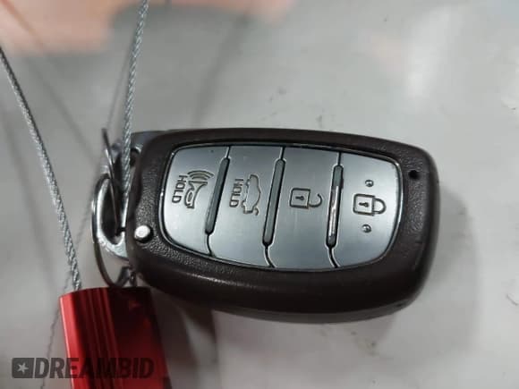 ✅ 2018 Hyundai Sonata Sport Plus • VIN: 5NPE34AF7JH607055 • Lot: 43617516. Listed on IAAI with 111,585 mi. Free auction sales archive from the USA and detailed vehicle history report at DreamBid. Image 11.