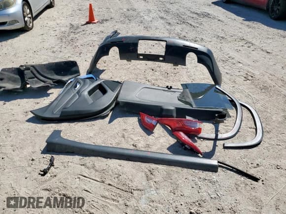 ✅ 2021 Chevrolet Traverse LT Cloth • VIN: 1GNERGKW7MJ101971 • Lot: 82164285. Listed on Copart with 222,951 mi. Free auction sales archive from the USA and detailed vehicle history report at DreamBid. Image 13.