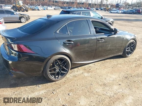 ✅ 2018 Lexus IS 350 • VIN: JTHCZ1D2XJ5015676 • Lot: 41816860. Wystawiony na IAAI z przebiegiem 100 491 mil. Bezpłatny archiwum sprzedaży aukcyjnych z USA i szczegółowy raport historii pojazdu na DreamBid. Zdjęcie 4.