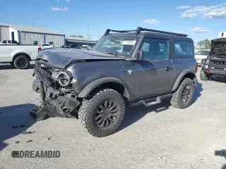 ✅ 2021 Ford Bronco • VIN: 1FMDE5AH2MLA98033 • Лот: 71708524. Опубликован ранее на Copart с пробегом 43 119 миль. Бесплатный доступ к архиву аукционных продаж из США и подробный отчёт об истории автомобиля на DreamBid. Изображение 1.