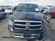 ✅ 2019 Ram 1500 Tradesman • VIN: 1C6RR6FG5KS629031 • Lot: 43515695. Wystawiony na IAAI z przebiegiem 124 692 mil. Bezpłatny archiwum sprzedaży aukcyjnych z USA i szczegółowy raport historii pojazdu na DreamBid. Zdjęcie 13.