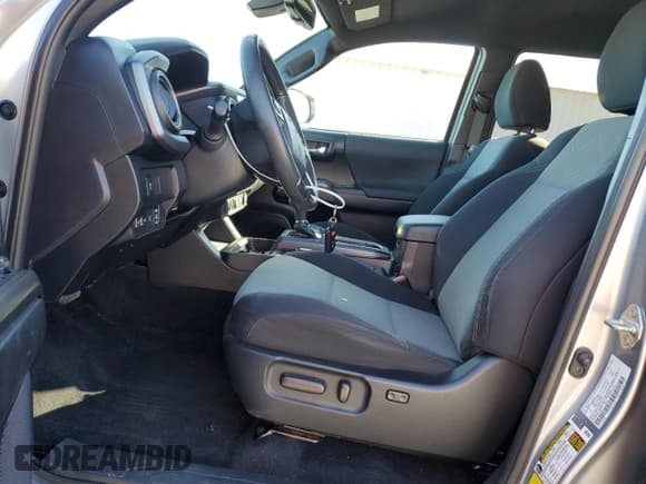 ✅ 2020 Toyota Tacoma SR5 • VIN: 3TMAZ5CNXLM138273 • Lot: 90798455. Listed on Copart with 59,246 mi. Free auction sales archive from the USA and detailed vehicle history report at DreamBid. Image 7.