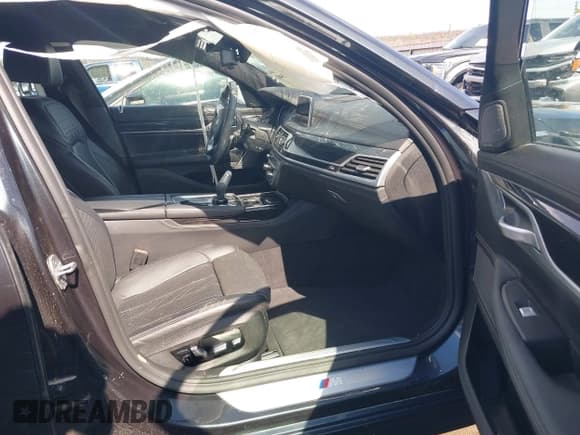 ✅ 2019 BMW 7 Series 750i xDrive • VIN: WBA7F2C55KB239578 • Lot: 41652340. Listed on IAAI with Not provided. Free auction sales archive from the USA and detailed vehicle history report at DreamBid. Image 5.