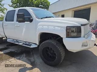2011 Chevrolet Silverado 2500HD LT с VIN 1GC1KXCG6BF222090, выставлен на аукционе IAAI как лот 42415109 с пробегом 170 910 миль миль и . История ставок и продаж доступна на DreamBid. Изображение 1.