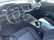 ✅ 2020 Dodge Challenger SXT • VIN: 2C3CDZAG1LH222441 • Lot: 44168273. Wystawiony na Copart z przebiegiem 54 335 mil. Bezpłatny archiwum sprzedaży aukcyjnych z USA i szczegółowy raport historii pojazdu na DreamBid. Zdjęcie 9.