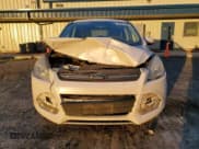 ✅ 2014 Ford Escape SE • VIN: 1FMCU9GX3EUB75248 • Лот: 90801265. Опубликован ранее на Copart с пробегом 144 323 миль. Бесплатный доступ к архиву аукционных продаж из США и подробный отчёт об истории автомобиля на DreamBid. Изображение 5.
