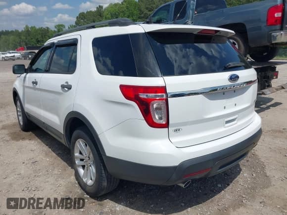 ✅ 2015 Ford Explorer • VIN: 1FM5K7B89FGB06907 • Lot: 42169288. Wystawiony na IAAI z przebiegiem 51 972 mil. Bezpłatny archiwum sprzedaży aukcyjnych z USA i szczegółowy raport historii pojazdu na DreamBid. Zdjęcie 3.