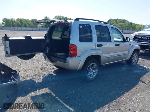 ✅ 2004 Jeep Liberty Limited • VIN: 1J4GK58K04W111222 • Lot: 42114815. Listed on IAAI with 124,546 mi. Free auction sales archive from the USA and detailed vehicle history report at DreamBid. Image 4.