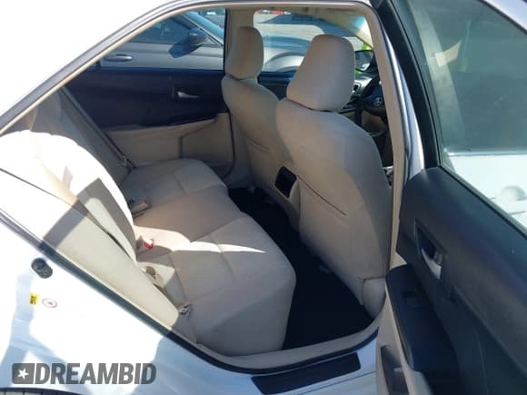 ✅ 2014 Toyota Camry LE • VIN: 4T4BF1FK6ER341944 • Lot: 43701263. Wystawiony na IAAI z przebiegiem 171 794 mil. Bezpłatny archiwum sprzedaży aukcyjnych z USA i szczegółowy raport historii pojazdu na DreamBid. Zdjęcie 8.