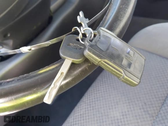 ✅ 2017 Chevrolet Silverado 1500 LT • VIN: 3GCUKREC6HG383016 • Lot: 43180014. Listed on IAAI with 121,340 mi. Free auction sales archive from the USA and detailed vehicle history report at DreamBid. Image 11.