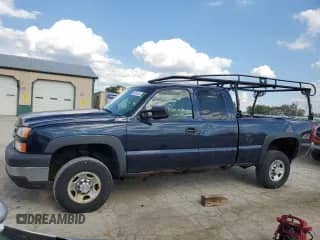 2006 Chevrolet Silverado 2500HD LT1 с VIN 1GCHK29U26E142005, выставлен на аукционе Copart как лот 56757225 с пробегом 260 467 миль миль и Списание • Salvage title. История ставок и продаж доступна на DreamBid. Изображение 1.