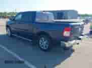 2019 Ram 1500 Big Horn z VIN 1C6SRFFT9KN809920, wystawiony jako IAAI lot #42937676 z przebiegiem 102 753 mil mil oraz . Historia ofert i sprzedaży dostępna na DreamBid. Obrazek 3.