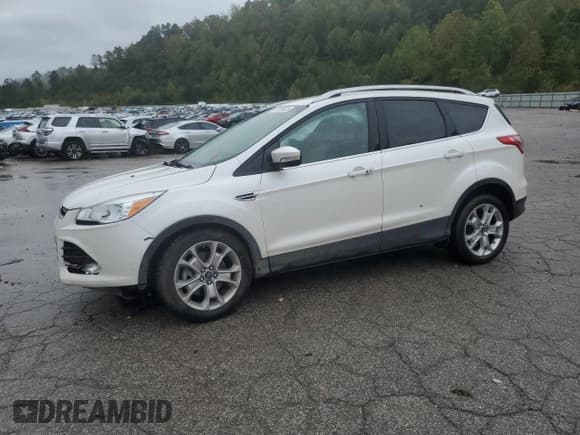 ✅ 2015 Ford Escape Titanium • VIN: 1FMCU9JXXFUB59350 • Lot: 81736825. Wystawiony na Copart z przebiegiem 39 482 mil. Bezpłatny archiwum sprzedaży aukcyjnych z USA i szczegółowy raport historii pojazdu na DreamBid. Zdjęcie 1.