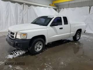 2008 Dodge Dakota ST z VIN 1D7HE22K48S638269, wystawiony jako Copart lot #59768085 z przebiegiem 98 993 mil mil oraz Czysty tytuł • Clean title. Historia ofert i sprzedaży dostępna na DreamBid. Obrazek 1.