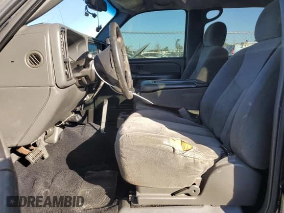 ✅ 2004 Chevrolet Silverado 2500HD LT • VIN: 1GCHC23U24F233529 • Lot: 82808404. Listed on Copart with Not provided. Free auction sales archive from the USA and detailed vehicle history report at DreamBid. Image 7.