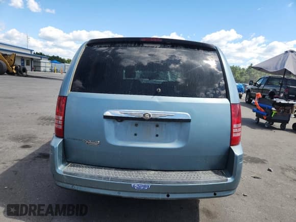 ✅ 2008 Chrysler Town & Country Touring • VIN: 2A8HR54P38R651792 • Lot: 69371285. Listed on Copart with Not provided. Free auction sales archive from the USA and detailed vehicle history report at DreamBid. Image 6.