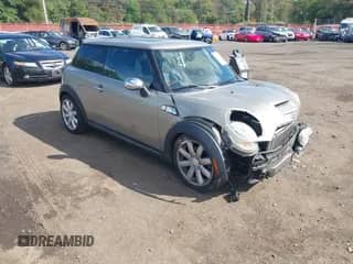 2008 MINI Hardtop S with VIN WMWMF73538TV35556, listed as a IAAI auction lot 43328105 with 113,334 mi miles and . Bid and sale history available at DreamBid. Image 1.