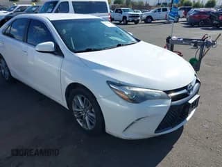 ✅ 2016 Toyota Camry SE • VIN: 4T1BF1FK4GU142517 • Lot: 43750600. Wystawiony na IAAI z przebiegiem 74 756 mil. Bezpłatny archiwum sprzedaży aukcyjnych z USA i szczegółowy raport historii pojazdu na DreamBid. Zdjęcie 1.
