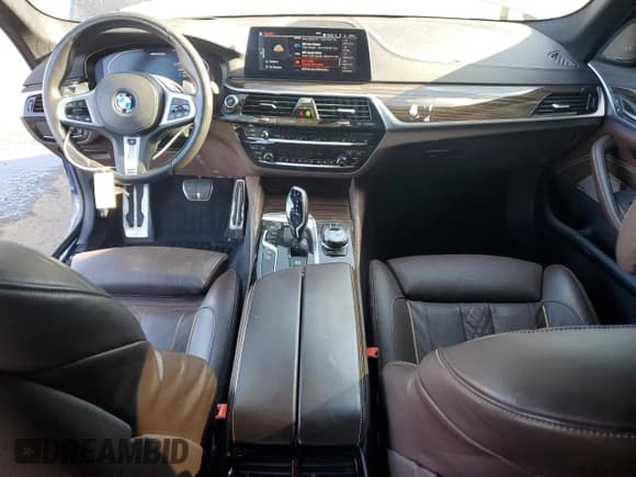 ✅ 2020 BMW 5 Series M550i xDrive • VIN: WBAJS7C02LBN96334 • Lot: 71256445. Wystawiony na Copart z przebiegiem 65 174 mil. Bezpłatny archiwum sprzedaży aukcyjnych z USA i szczegółowy raport historii pojazdu na DreamBid. Zdjęcie 8.