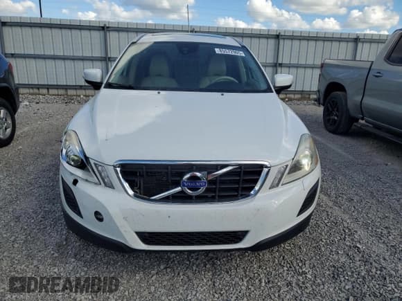 ✅ 2013 Volvo XC60 T6 • VIN: YV4902DZ8D2419202 • Lot: 85572905. Wystawiony na Copart z przebiegiem 226 162 mil. Bezpłatny archiwum sprzedaży aukcyjnych z USA i szczegółowy raport historii pojazdu na DreamBid. Zdjęcie 5.