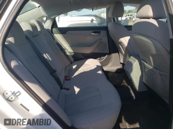✅ 2019 Hyundai Sonata SE • VIN: 5NPE24AF2KH764559 • Lot: 71138672. Listed on Copart with 18,575 mi. Free auction sales archive from the USA and detailed vehicle history report at DreamBid. Image 10.