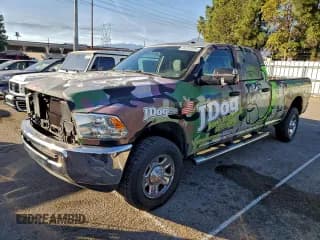 ✅ 2017 Ram 2500 Tradesman • VIN: 3C6UR5HJ9HG598458 • Lot: 94797225. Listed on Copart with 88,256 mi. Free auction sales archive from the USA and detailed vehicle history report at DreamBid. Image 1.