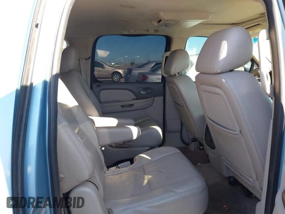 ✅ 2011 Chevrolet Suburban LTZ • VIN: 1GNSCKE06BR257111 • Lot: 43611568. Listed on IAAI with 219,786 mi. Free auction sales archive from the USA and detailed vehicle history report at DreamBid. Image 8.