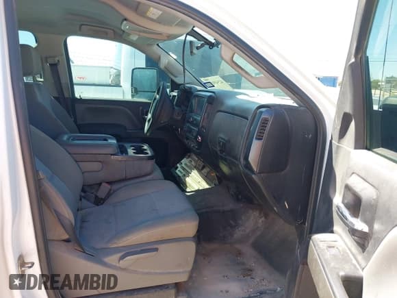 ✅ 2019 Chevrolet Silverado 2500HD Work Truck • VIN: 1GC1CREG9KF181671 • Lot: 42549197. Wystawiony na IAAI z przebiegiem 279 256 mil. Bezpłatny archiwum sprzedaży aukcyjnych z USA i szczegółowy raport historii pojazdu na DreamBid. Zdjęcie 5.