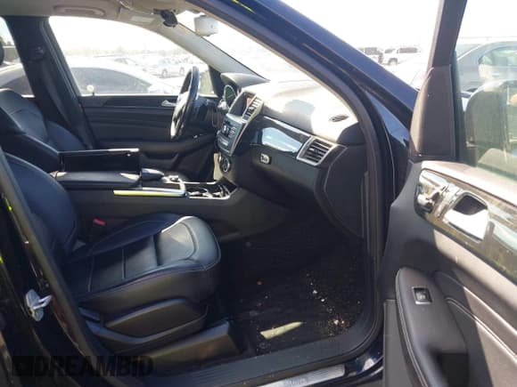 ✅ 2015 Mercedes-Benz M 350 • VIN: 4JGDA5HB3FA569599 • Лот: 43586415. Опубликован ранее на IAAI с пробегом 198 217 миль. Бесплатный доступ к архиву аукционных продаж из США и подробный отчёт об истории автомобиля на DreamBid. Изображение 5.