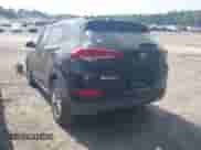 2018 Hyundai Tucson SEL z VIN KM8J33A48JU809752, wystawiony jako IAAI lot #42260436 z przebiegiem 106 875 mil mil oraz . Historia ofert i sprzedaży dostępna na DreamBid. Obrazek 3.