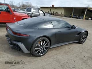 ✅ 2020 Aston Martin Vantage • VIN: SCFSMGAW9LGN03080 • Lot: 49754474. Wystawiony na Copart z przebiegiem 47 187 mil. Bezpłatny archiwum sprzedaży aukcyjnych z USA i szczegółowy raport historii pojazdu na DreamBid. Zdjęcie 3.