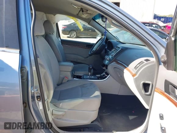 ✅ 2011 Hyundai Veracruz Limited • VIN: KM8NU4CC1BU148172 • Lot: 43503040. Listed on IAAI with 208,758 mi. Free auction sales archive from the USA and detailed vehicle history report at DreamBid. Image 5.