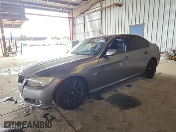 ✅ 2009 BMW 3 Series 328i • VIN: WBAPH53569A435427 • Lot: 91640135. Listed on Copart with 121,817 mi. Free auction sales archive from the USA and detailed vehicle history report at DreamBid. Image 1.