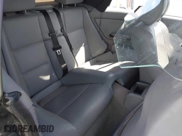 ✅ 2005 BMW 3 Series 325Ci • VIN: WBABW33405PL35861 • Lot: 42042997. Listed on IAAI with 137,148 mi. Free auction sales archive from the USA and detailed vehicle history report at DreamBid. Image 8.