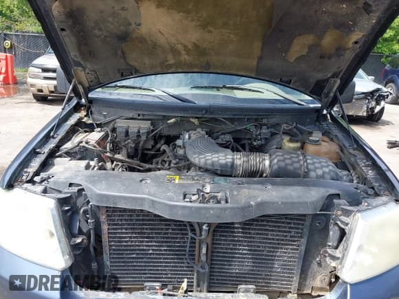 ✅ 2004 Ford F-150 XLT • VIN: 1FTRW14WX4KC75749 • Lot: 42326473. Wystawiony na IAAI z przebiegiem 399 552 mil. Bezpłatny archiwum sprzedaży aukcyjnych z USA i szczegółowy raport historii pojazdu na DreamBid. Zdjęcie 10.